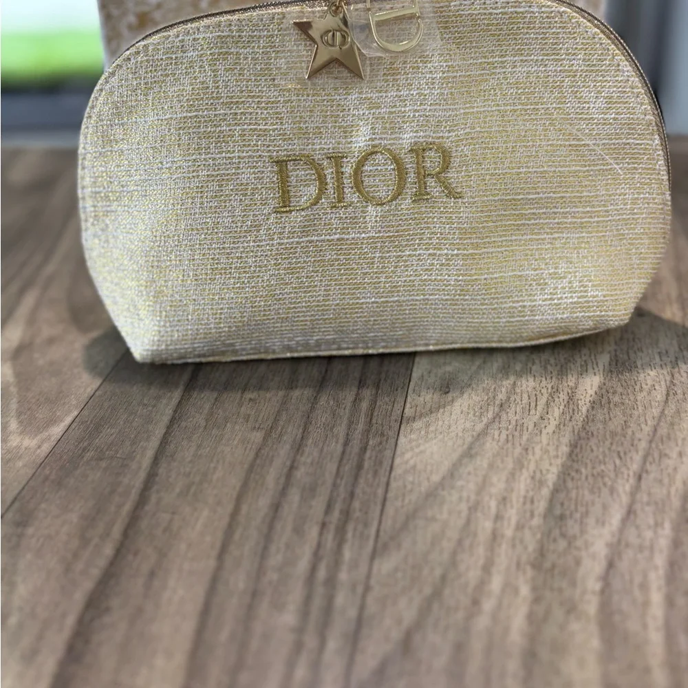 Dior Golden Sparkle Cosmetic Case with 2 Dior Pendants! NEW WITH BOX. - Picture 4 of 12